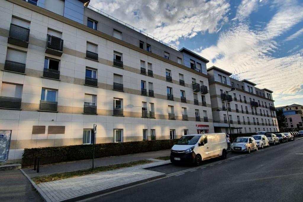 Little Explorer*Studio*Disneyland*Valdeurope*Paris Montevrain Exterior photo